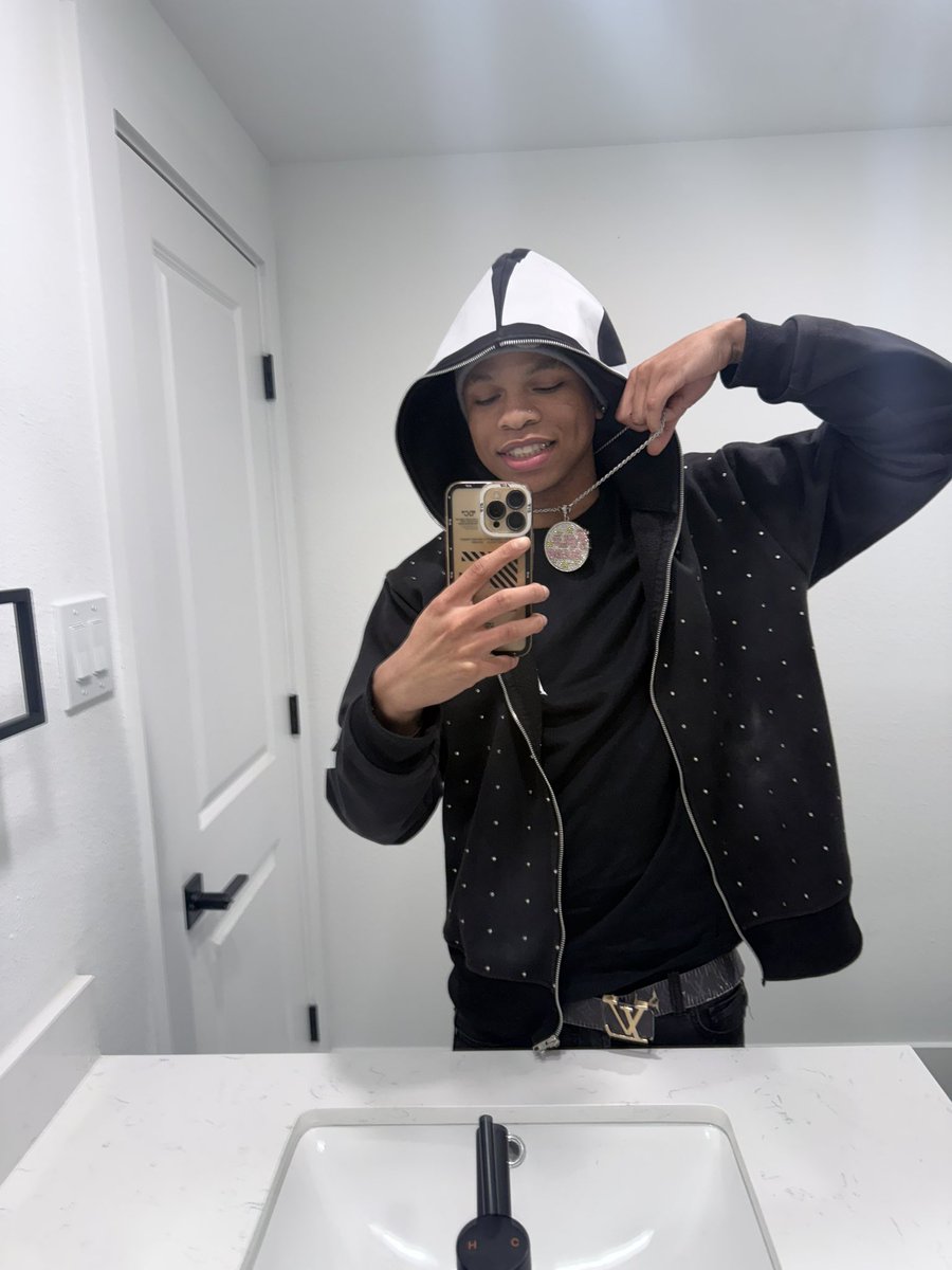 Zoinamaru's tweet photo. Coo lil trip 

#houston #stl https://t.co/48FhGXrqGi