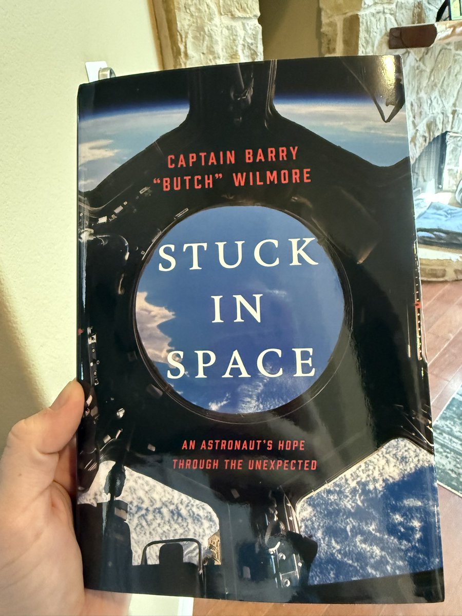 Ellie in Space 🚀💫 tweet media