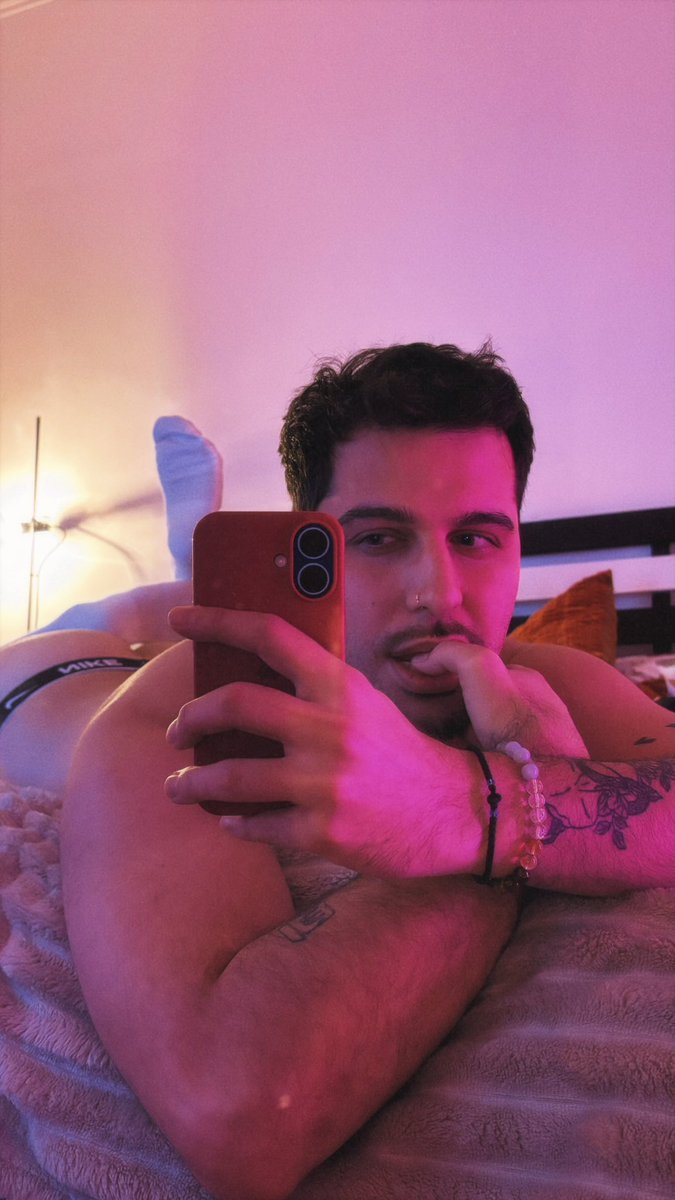 droplikemike's tweet photo. your type. unfortunately. https://t.co/2mYDh25fnn
