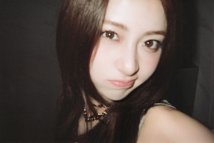 yunjin tweet media