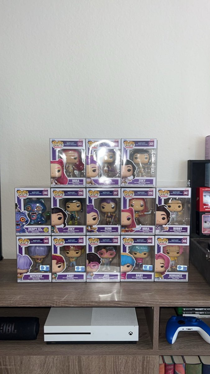 the second wave of the KPDH funko pops finally arrived this morning!! here’s a look at the collection! #KPDH #golden #huntrix #sajaboys #kpop