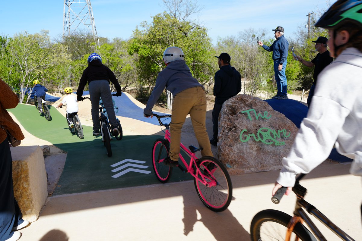 San Antonio Public Works 👷♀️👷 tweet media