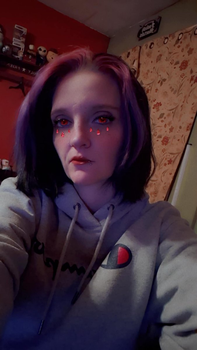 MistressRed17 tweet media