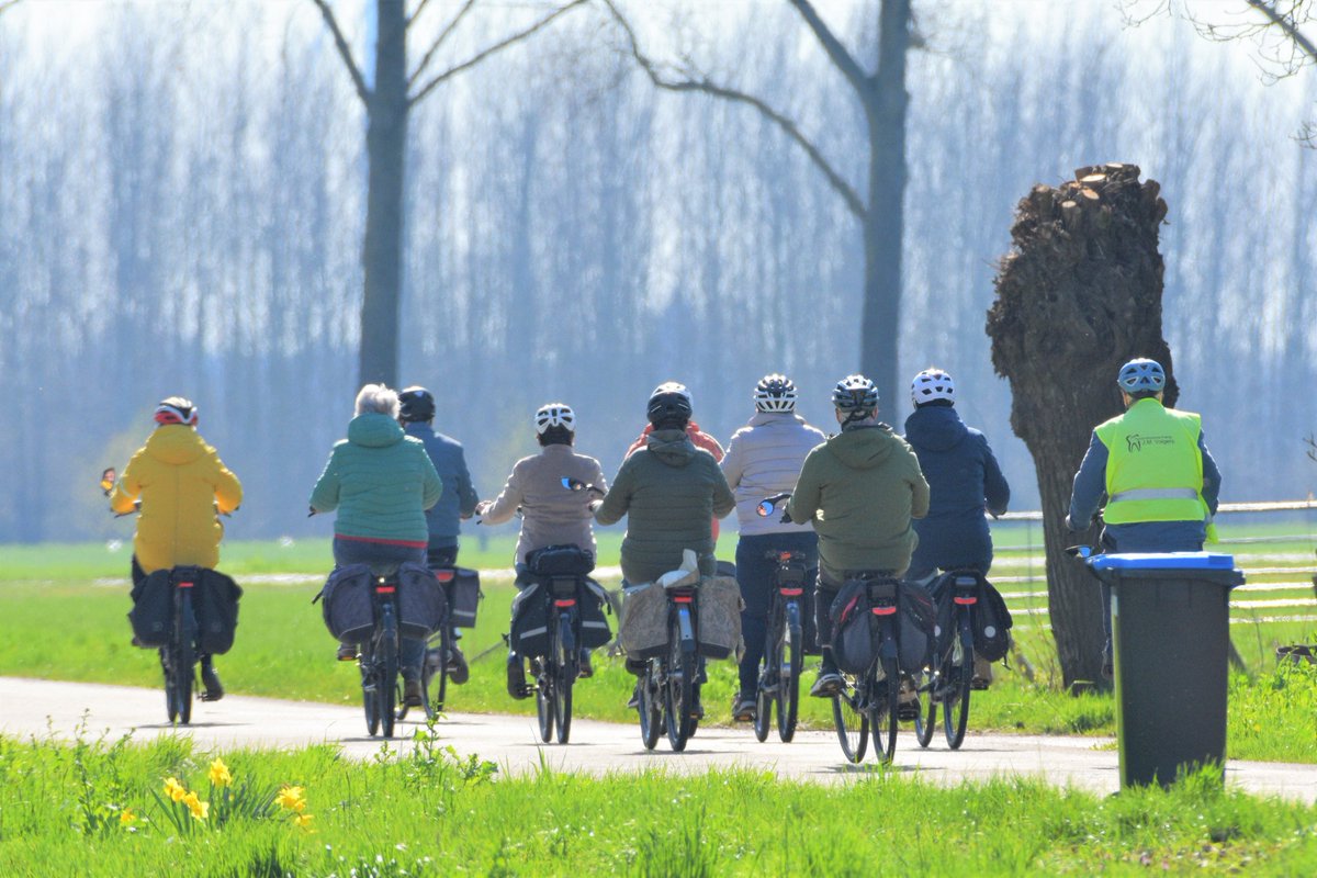 Prachtige lente dag # beusichem <a href="/weerverteller/">Weerverteller.nl</a> <a href="/weermanrobert/">➡️ Robert de Vries</a> <a href="/MeteoVoorne/">Weerman Stefan</a> <a href="/HartvNL/">Hart van Nederland</a> #lente