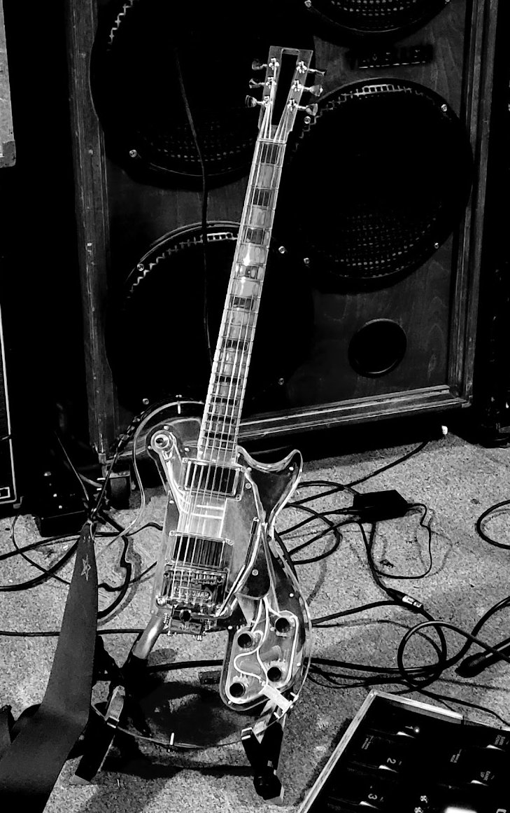 The nasty riff, but visibility limited. 🇵🇸 tweet media