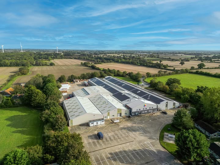 MikeDStoffer's tweet photo. This is terrific news for HydroGraph ($HG) (HGRAF)!   Broadway is a 29 year old company in Holton, Suffolk, England. They are expanding their production capacity by 60% at its 90,000 square-foot facility to meet demand for the GrapheneXcel line. https://t.co/7VnotSiZE8