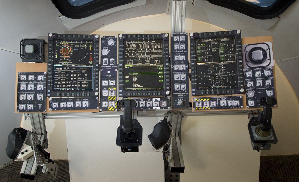 Astrolavey tweet media