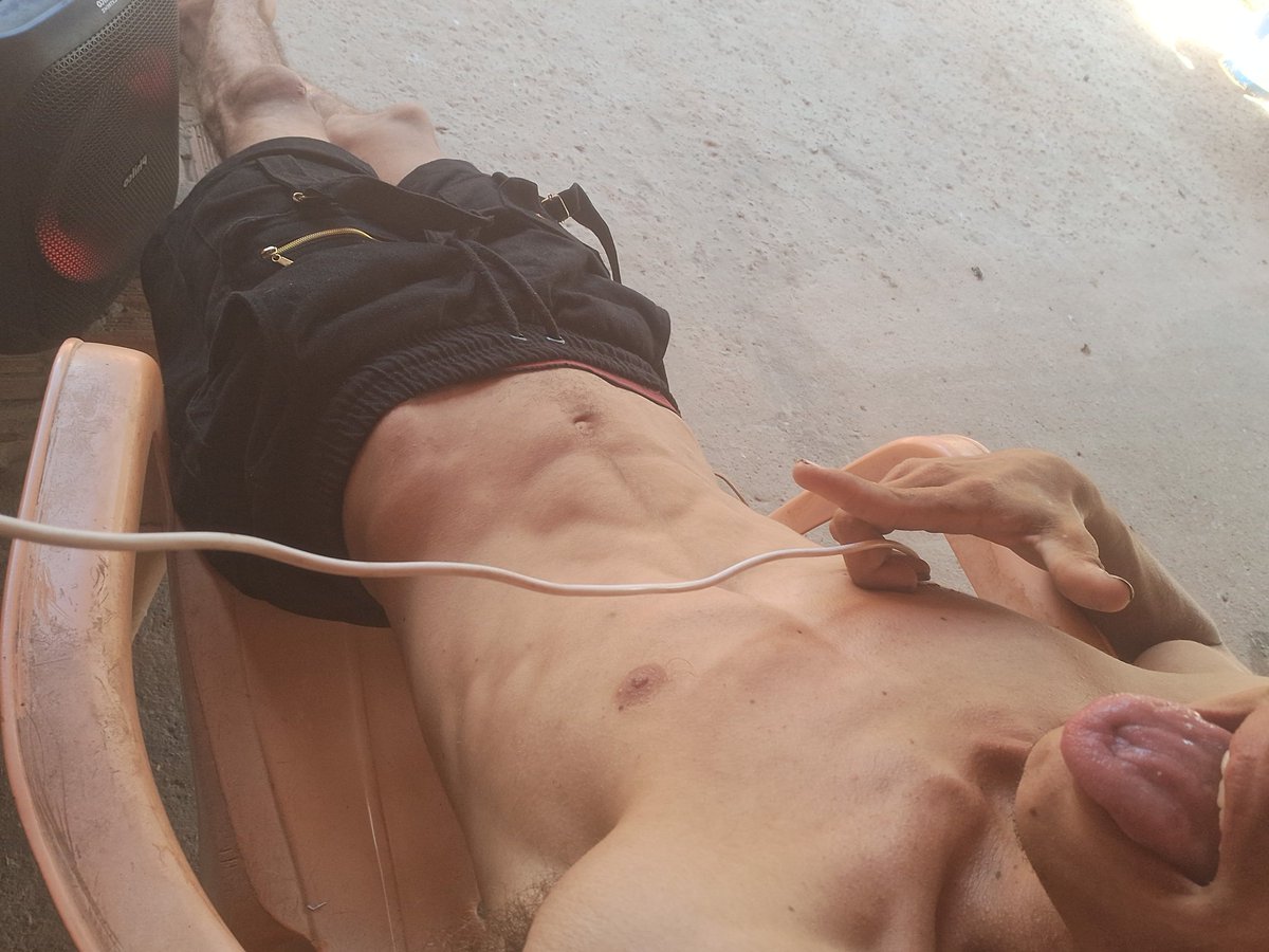 Ramon41395065's tweet photo. Vou deixar minha chave pix aqui pra vcs me mandar um mimimo e ganha um vídeo meu 🔥🫢 https://t.co/oTpLGzRUQX