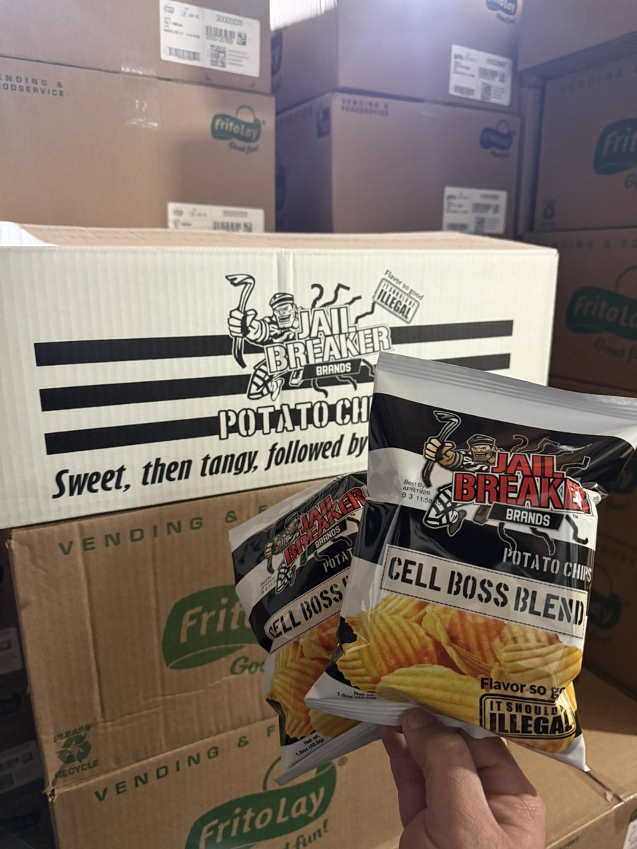 JCS Snacks🍌🧪 tweet media