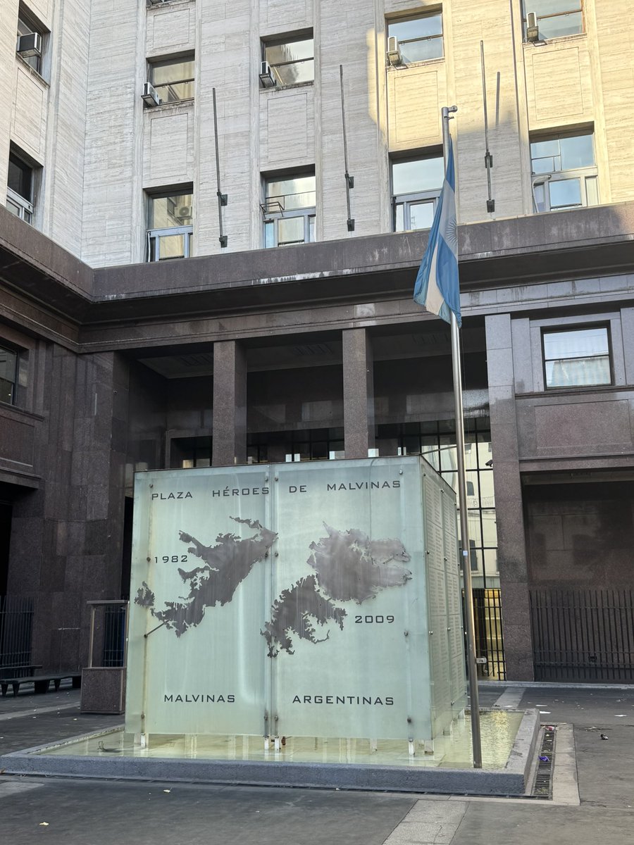 Hispanic Nomad | Remote Work, Travel, Growth tweet media