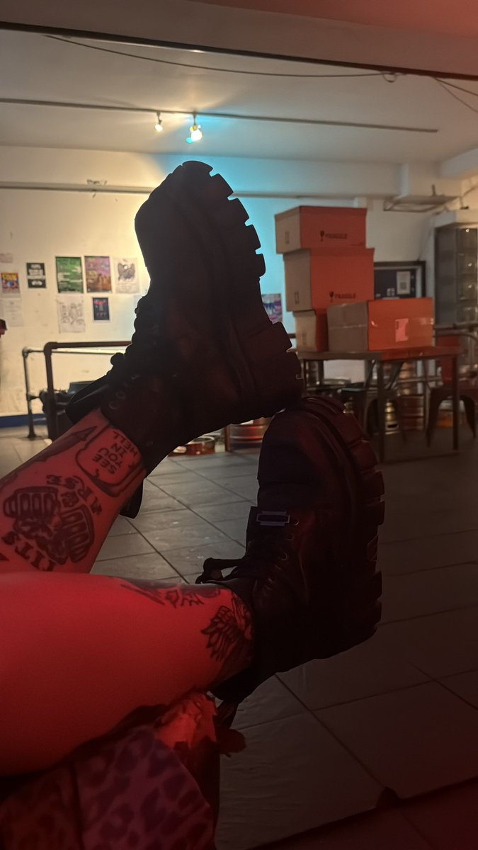 eve 🖤🤘🏼 tweet media