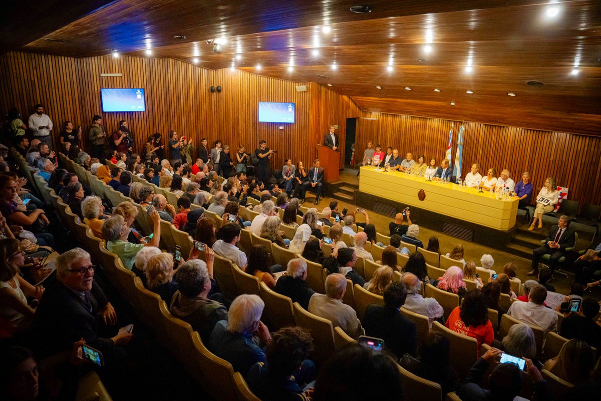 Martín Llaryora tweet media