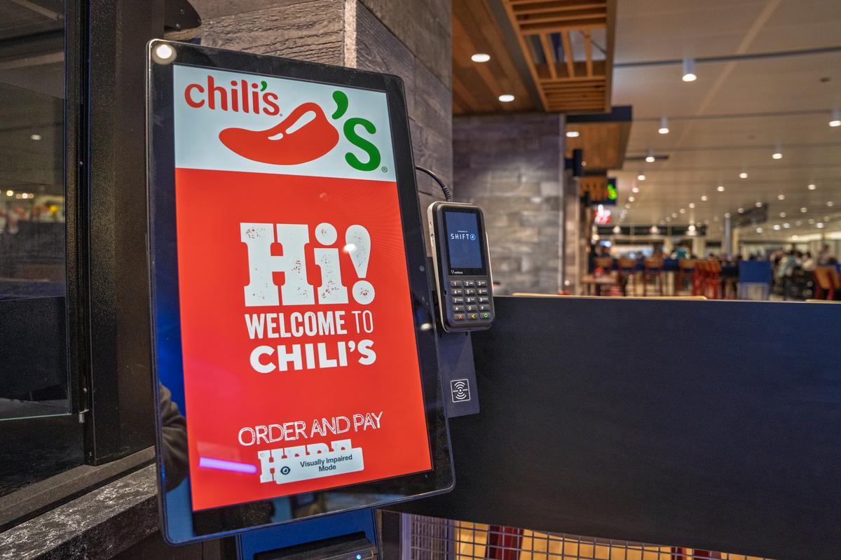 Bush Airport tweet media