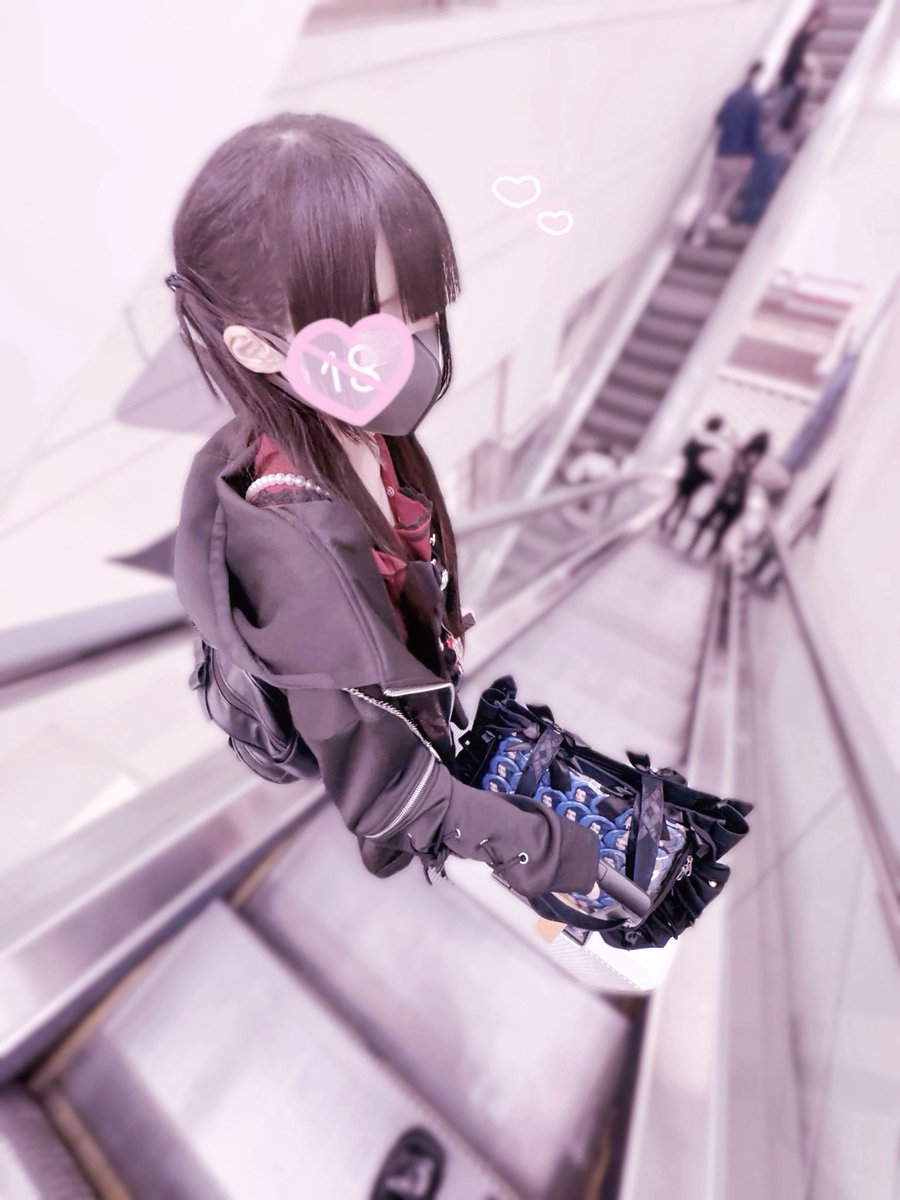 みう tweet media
