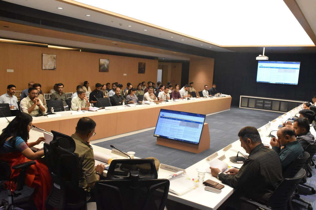 Collector & DM Navsari tweet media