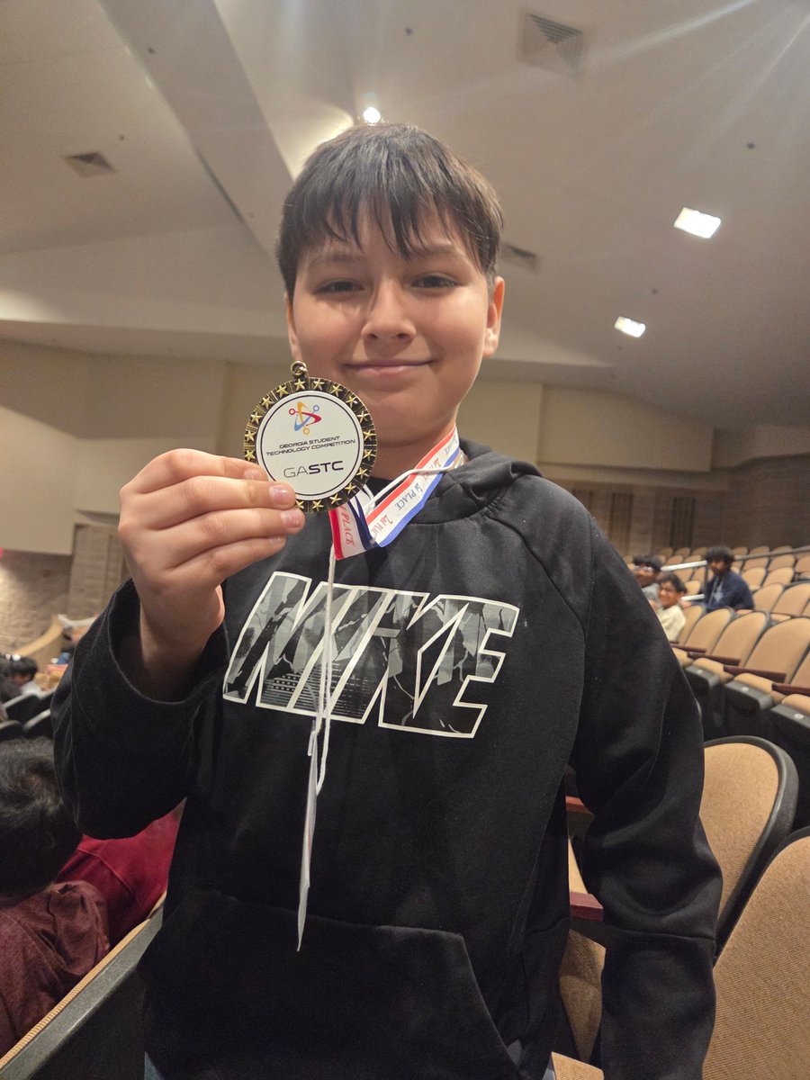 West Hall Middle tweet media