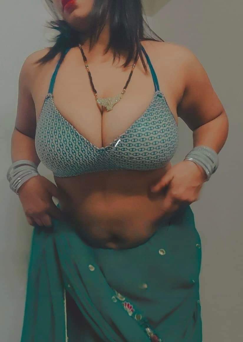 Gudnight 
Aaj Me Is Rup Me Sone bali hu !
Sare din ke kam se thakan hone lage to khana kha kar time se so jana cahiye !
#sleeptokenart  #sleeping #bodyhairdontcare