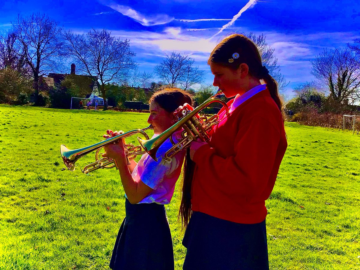 HighLeghPrimary tweet media