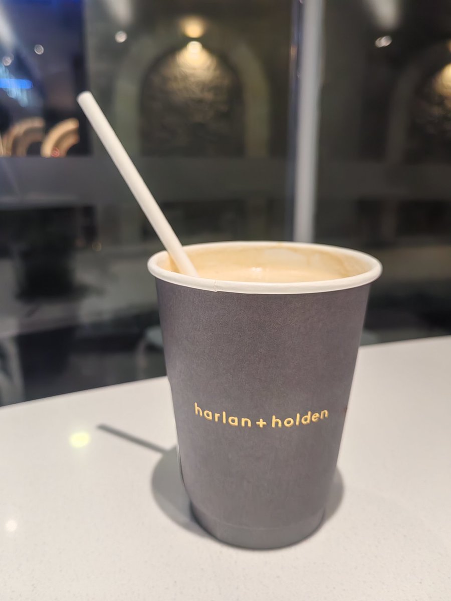 discreetudpoz's tweet image. Had a good dinner and coffee time with Pillow. 🍩 It's still weird for me and unbelievable na naging mag bff nalang talaga kami after what happened to us before. 🤣 But it's okay for me, mas nagwork naman -- mas okay. Right boi? 😅

See you again nextime. 😘 #Pillow