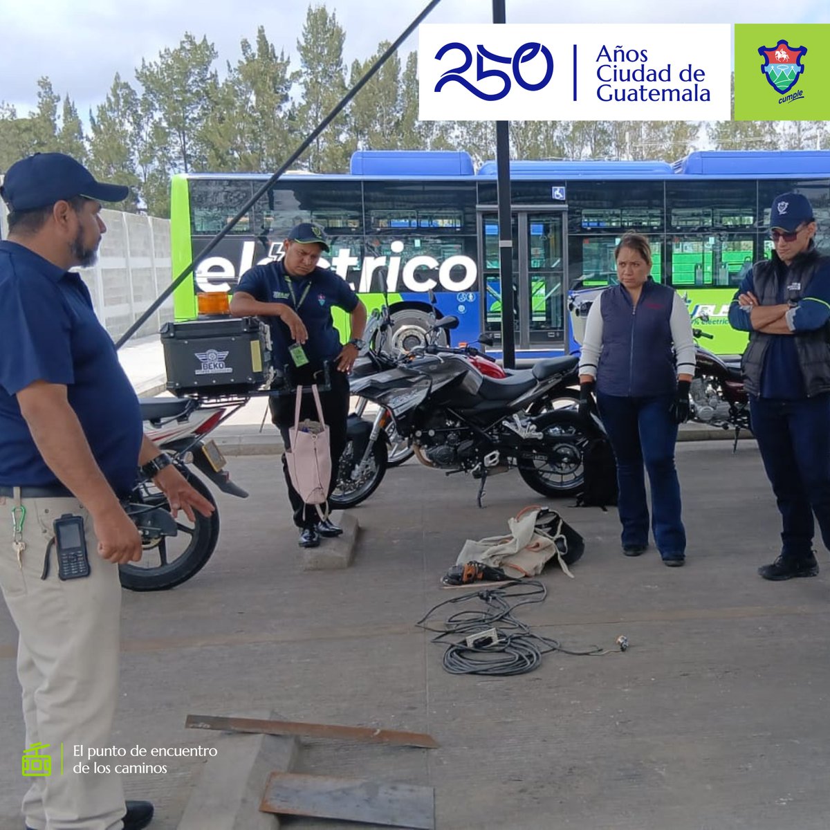 TransmetroGuate's tweet photo. 🔧🚎 Seguimos capacitando a nuestro personal con formación técnica como soldadura eléctrica, fortaleciendo sus habilidades para su labor diaria.

Una apuesta por su crecimiento profesional, impulsada por la visión del alcalde @RQuinonezL 

#MuniGuate #Transmetro #TuBus #Capacitación
