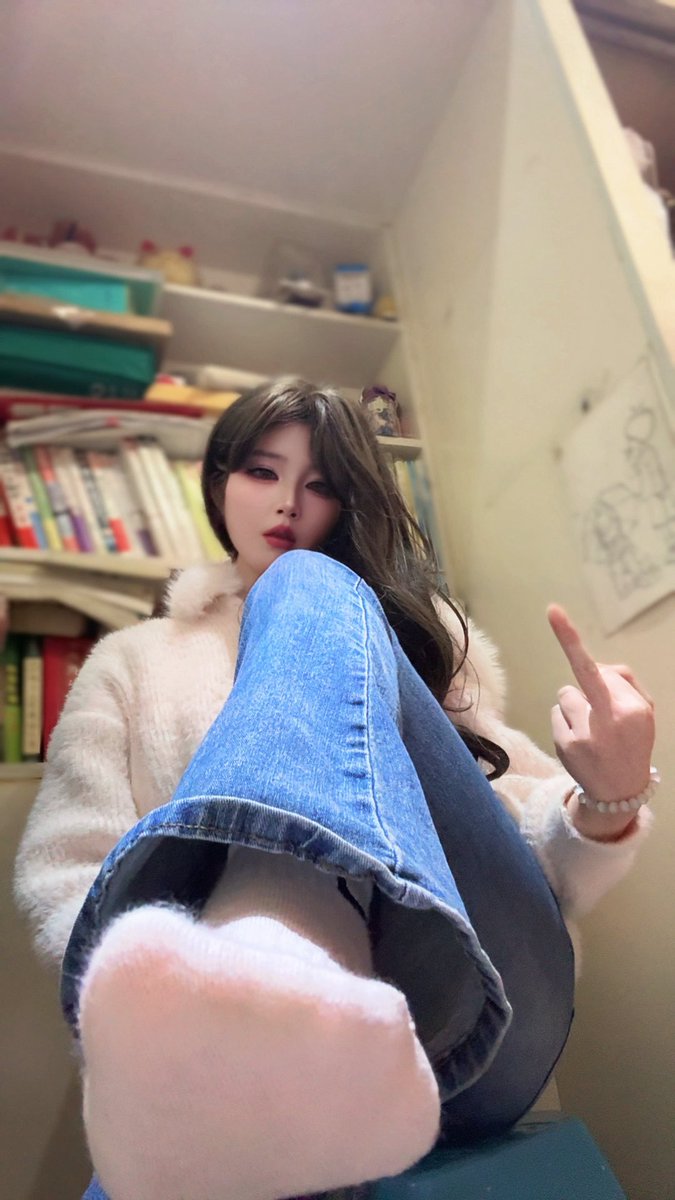 太小
#ATM奴   #女S  #足控 #白袜