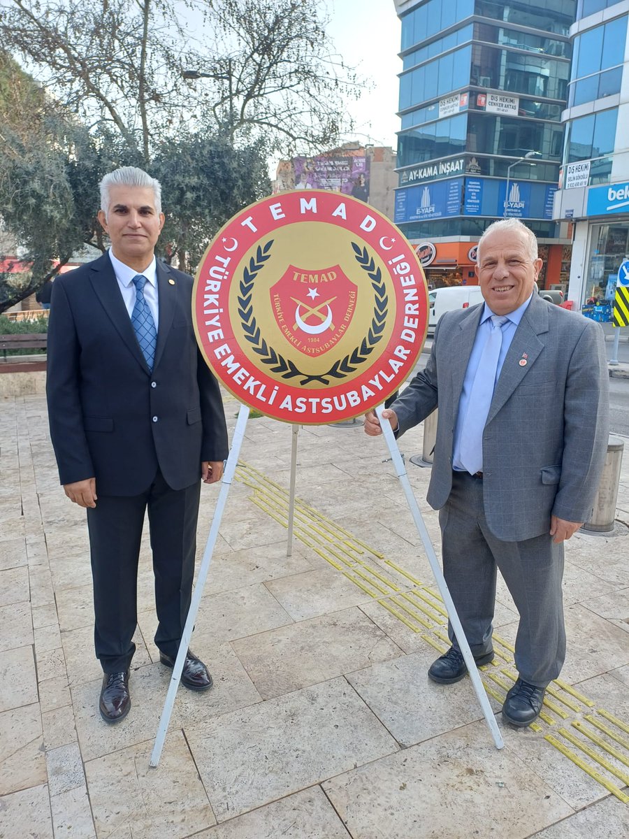 -Milletimiz, mukaddes vatanımızın korunması için canlarını veren şehitlerini ve gazilerini hiçbir zaman unutmayacak,onların bıraktıkları kutsal mirasa, vatanımıza ve bayrağımıza onurla sahip çıkacaktır.
-Toprağı vatan yapan şehitlerimizi saygı ile anıyor ve minnetle Yâd ediyoruz.