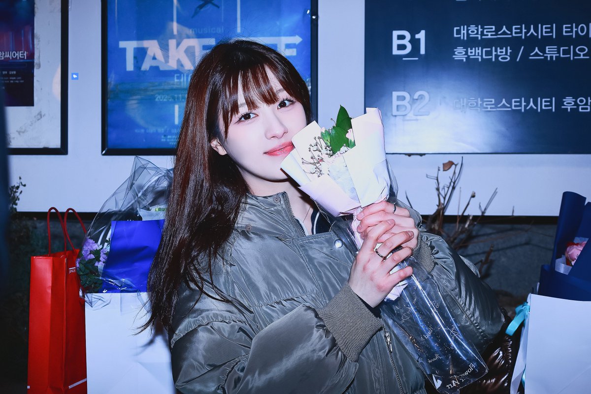 fever_peach's tweet photo. 데뷔 11주년 축하해요💞 #오승희 #Ohseunghee https://t.co/6UNBBdw30Y