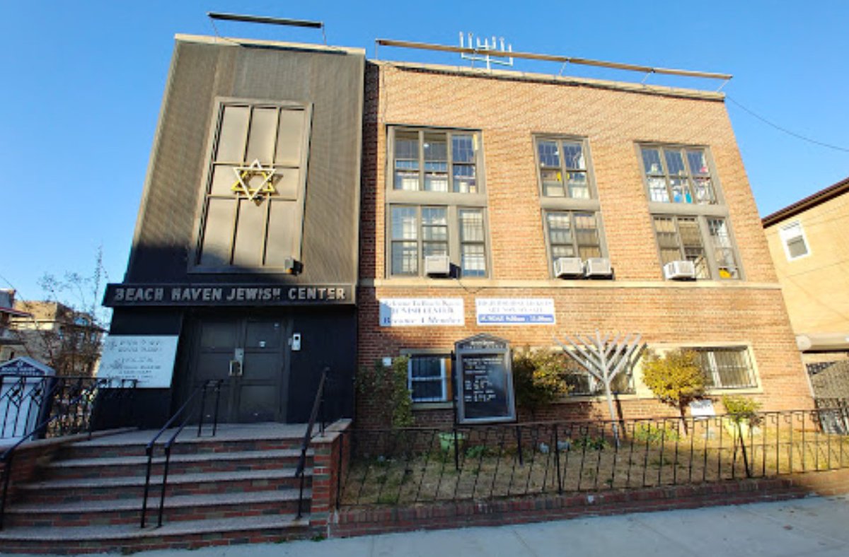 jerich8591's tweet photo. Donald Trump built this the very 1st Jewish Synogouge in USA history after WW2 in Queens @14 year's old with his Father Fred who taught him to ALWAYS RESPECT and DEFEND the JEWS NO MATTER WHAT https://t.co/TQkc6xaMpF