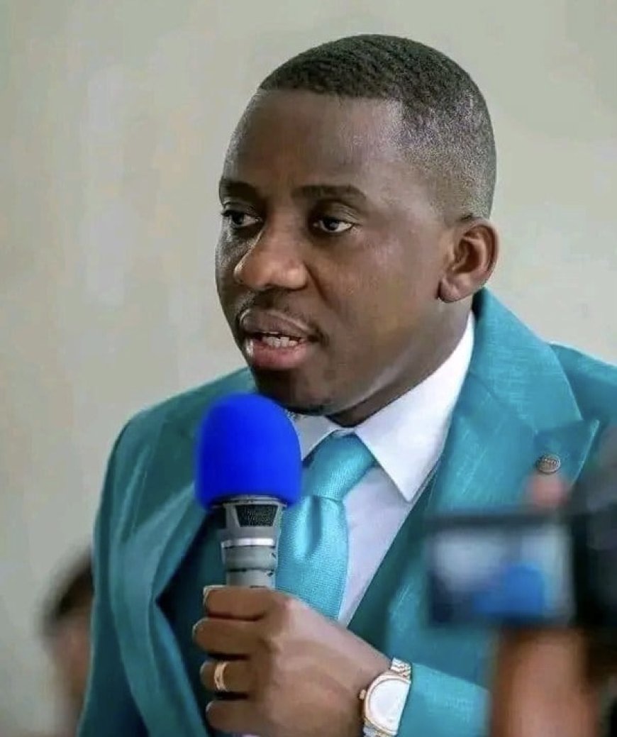 acprdcongo's tweet photo. #RDC: L'ancien directeur général de la Société MiniÚre de Kilo Moto en (#Sokimo) en République démocratique du Congo (RDC) a été condamné, mercredi, devant la chambre de discipline budgétaire et financiere de la Cour des comptes au paiement de 84.000 dollars américains, pour faute de gestion liée à la transmission tardive des états financiers, lors d'une audience tenue à Kinshasa, la capitale.
«Le directeur général de la Sokimo, Pistis Bononge, est condamné au paiement de 84.000 dollars américains payables en francs congolais, pour faute de gestion liée à la transmission tardive des états financiers de la société Sokimo», a prononcé Gilbert Tonduango, président de céans.
Découvrez d'autres informations sur notre site web https://t.co/tGEWJ2Bgzn