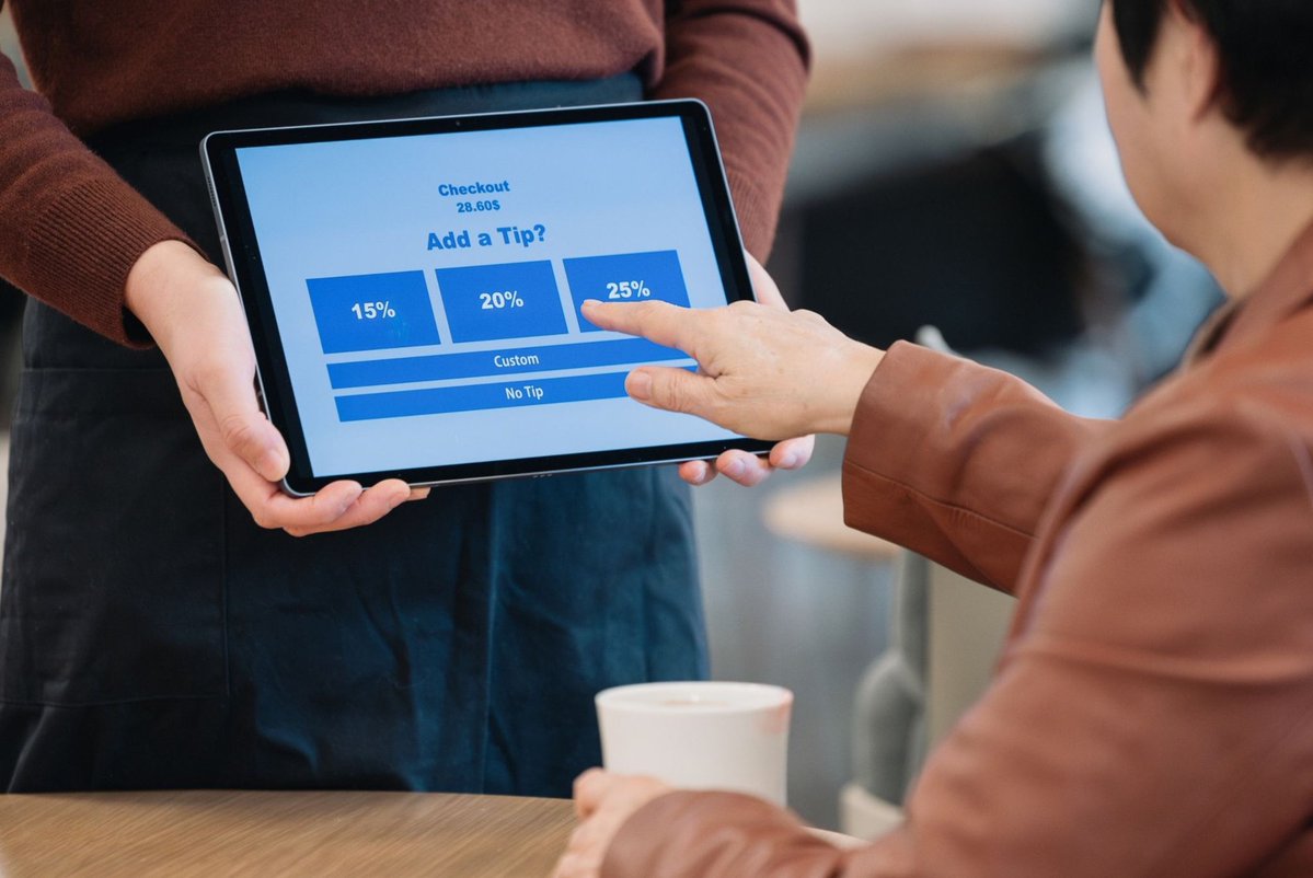 6ixBuzzTV tweet media