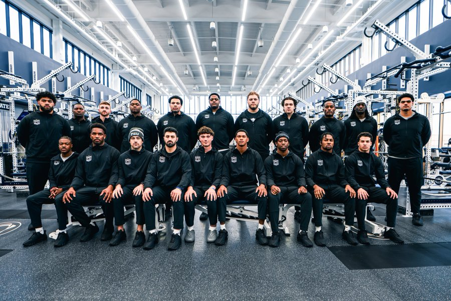 Blue White Illustrated tweet media