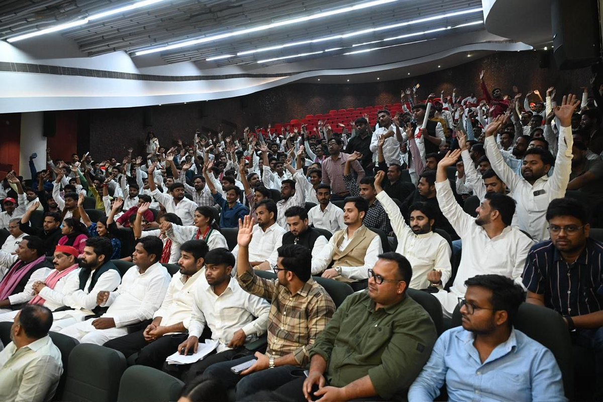 Samajwadi Party tweet media