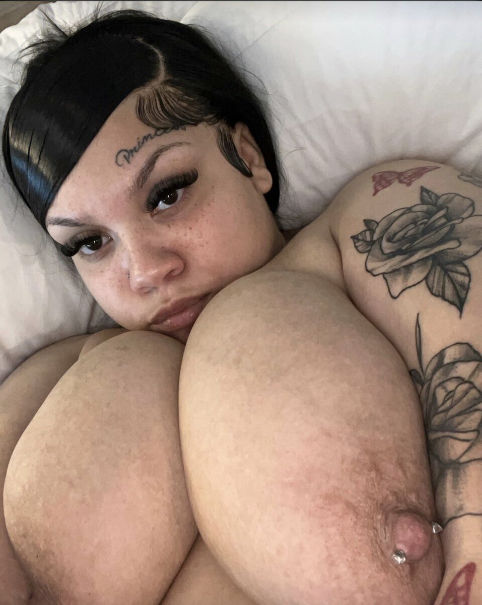 Ari Wit Da Throat 👩🏻‍⚕️ tweet media