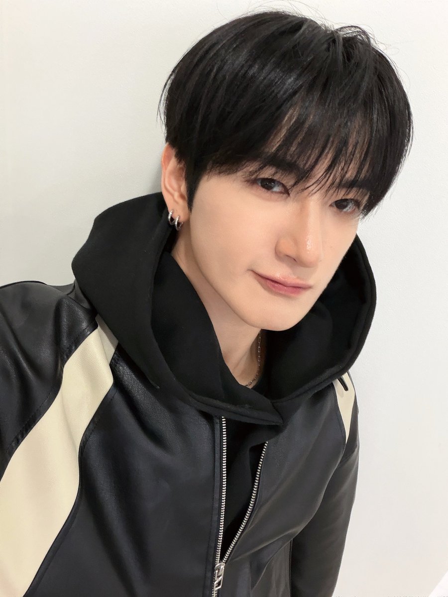 TRENDZ (트렌드지) tweet media