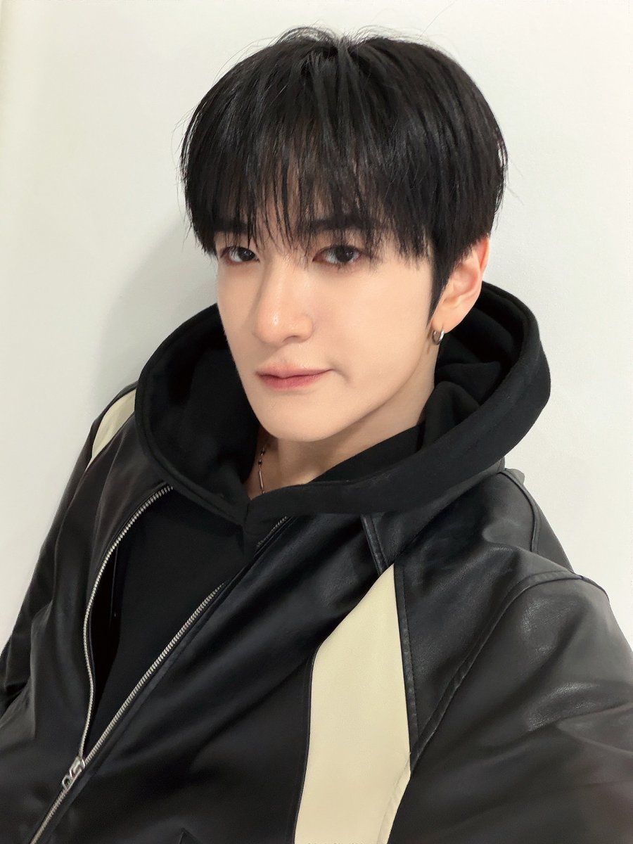 TRENDZ (트렌드지) tweet media