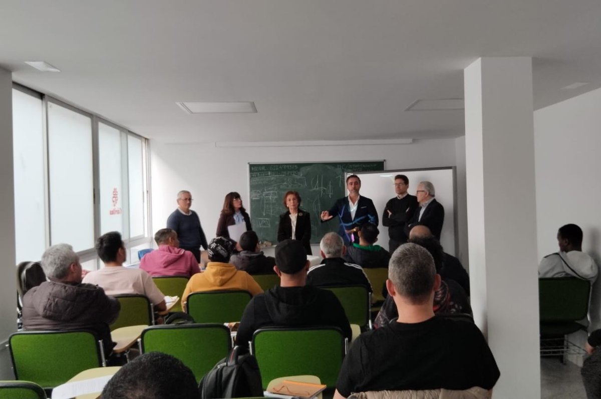 Cáritas Diocesana de Santiago de Compostela tweet media