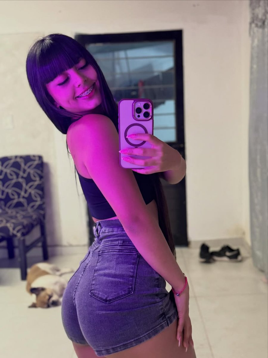 Mini Shorts X 82K tweet media