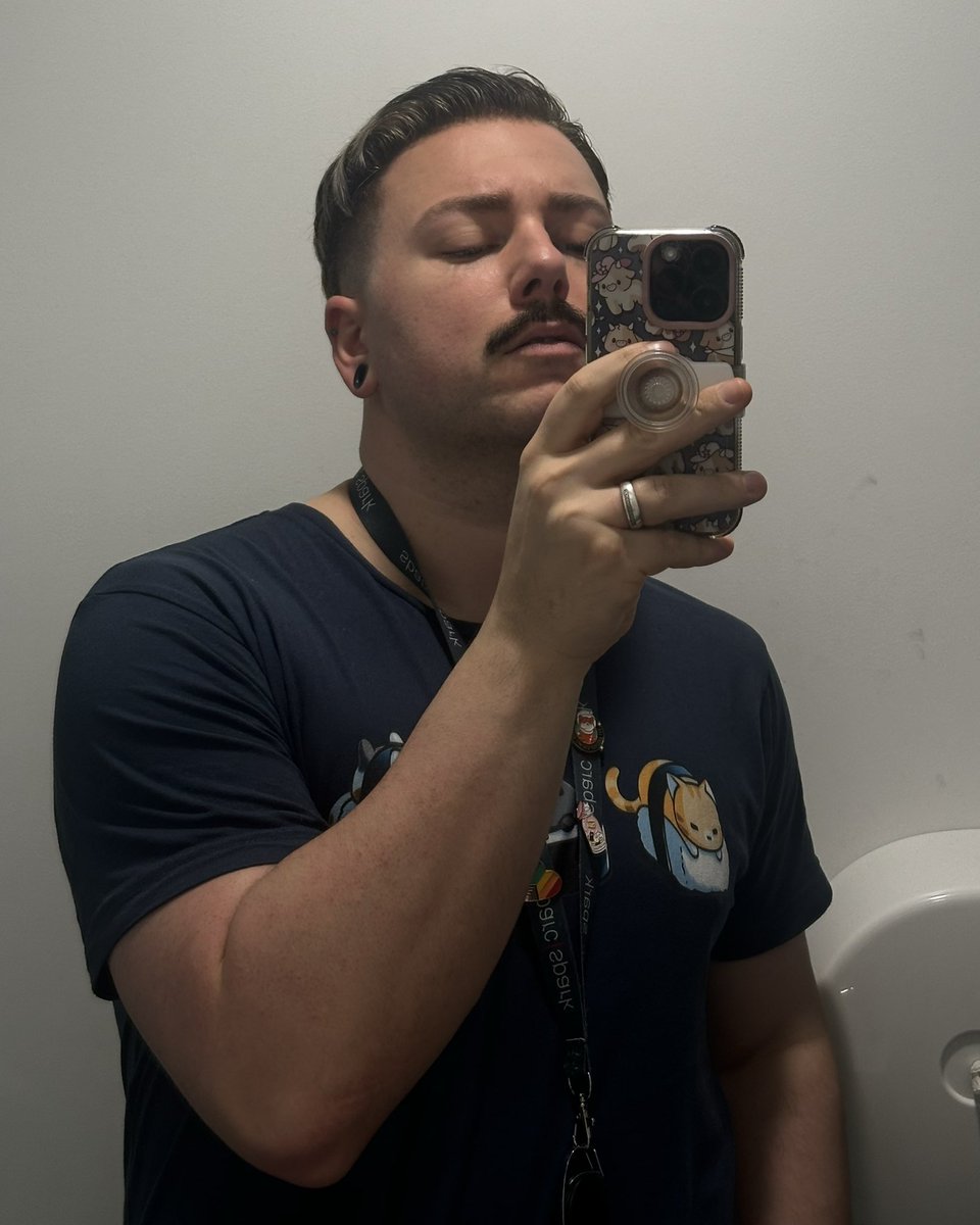 LOYD 🪩🧡 tweet media