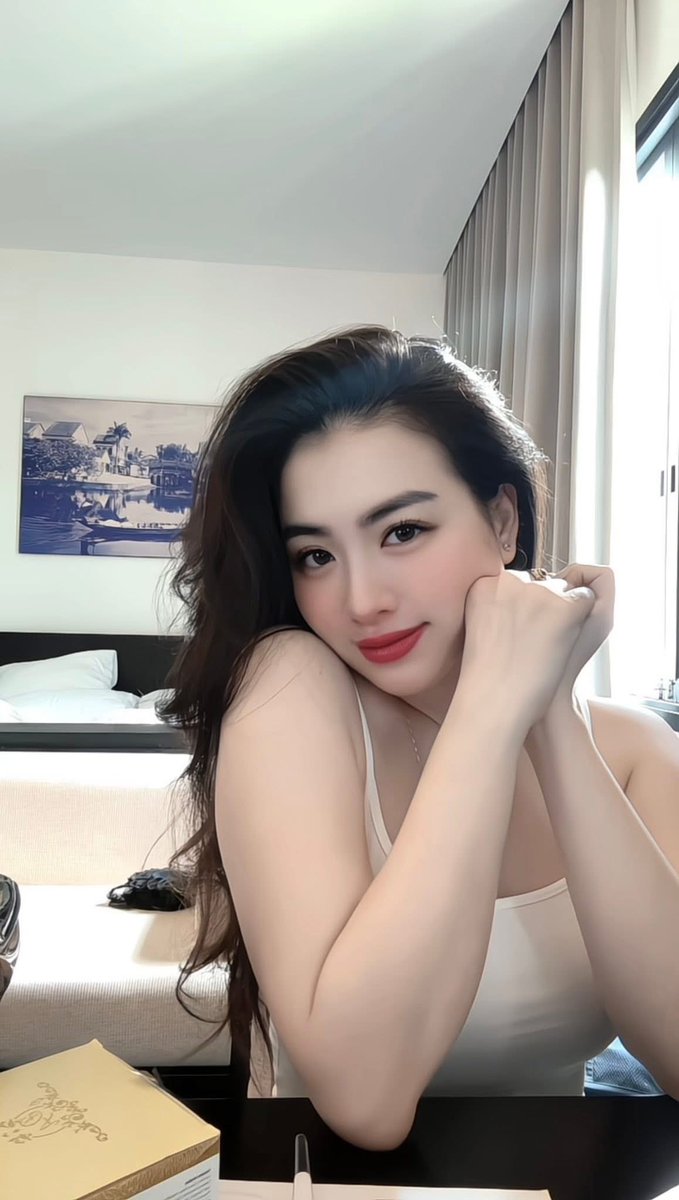 trangbony's tweet photo. Trái tim em vẫn 🤍 https://t.co/dObF1ikSKk