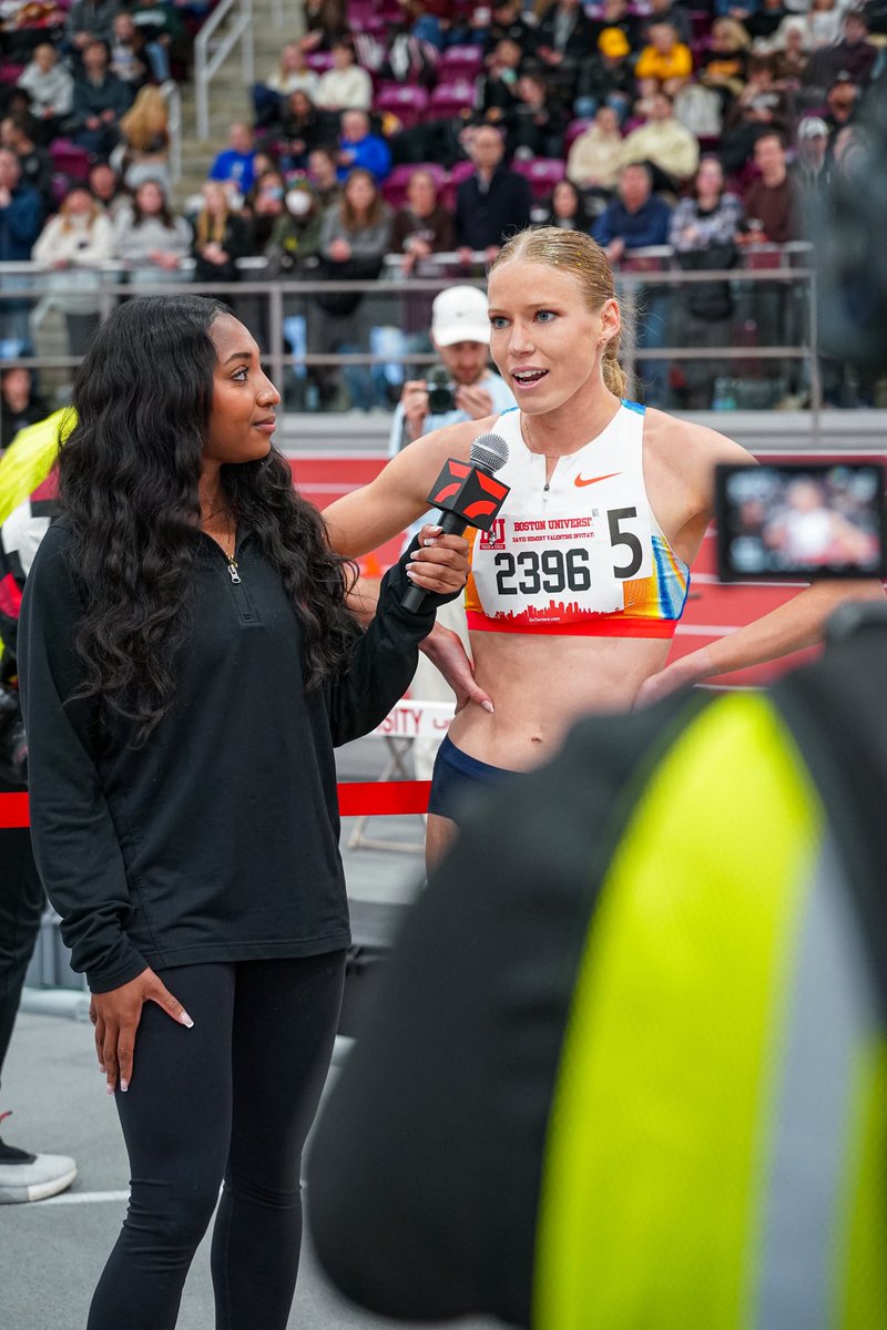 _NiaGibson's tweet photo. Indoors was everything, on to outdoor season✨🎤 https://t.co/x9AFrxDTRX