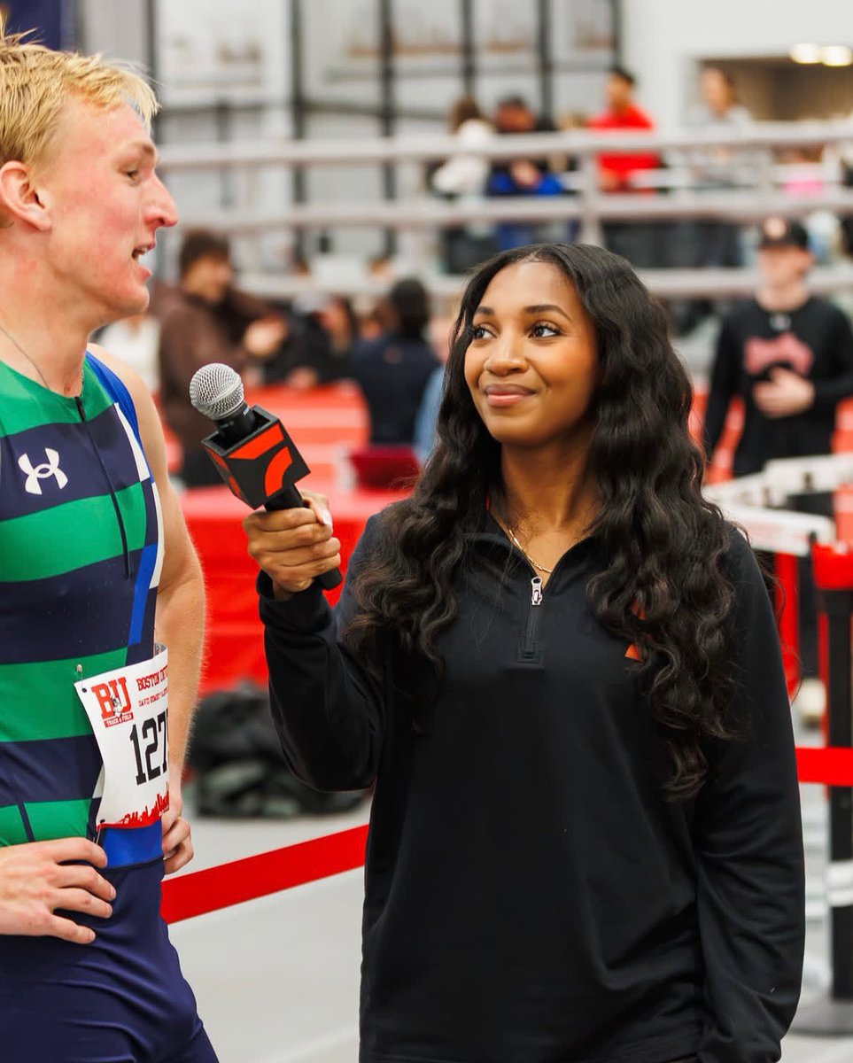 _NiaGibson's tweet photo. Indoors was everything, on to outdoor season✨🎤 https://t.co/x9AFrxDTRX
