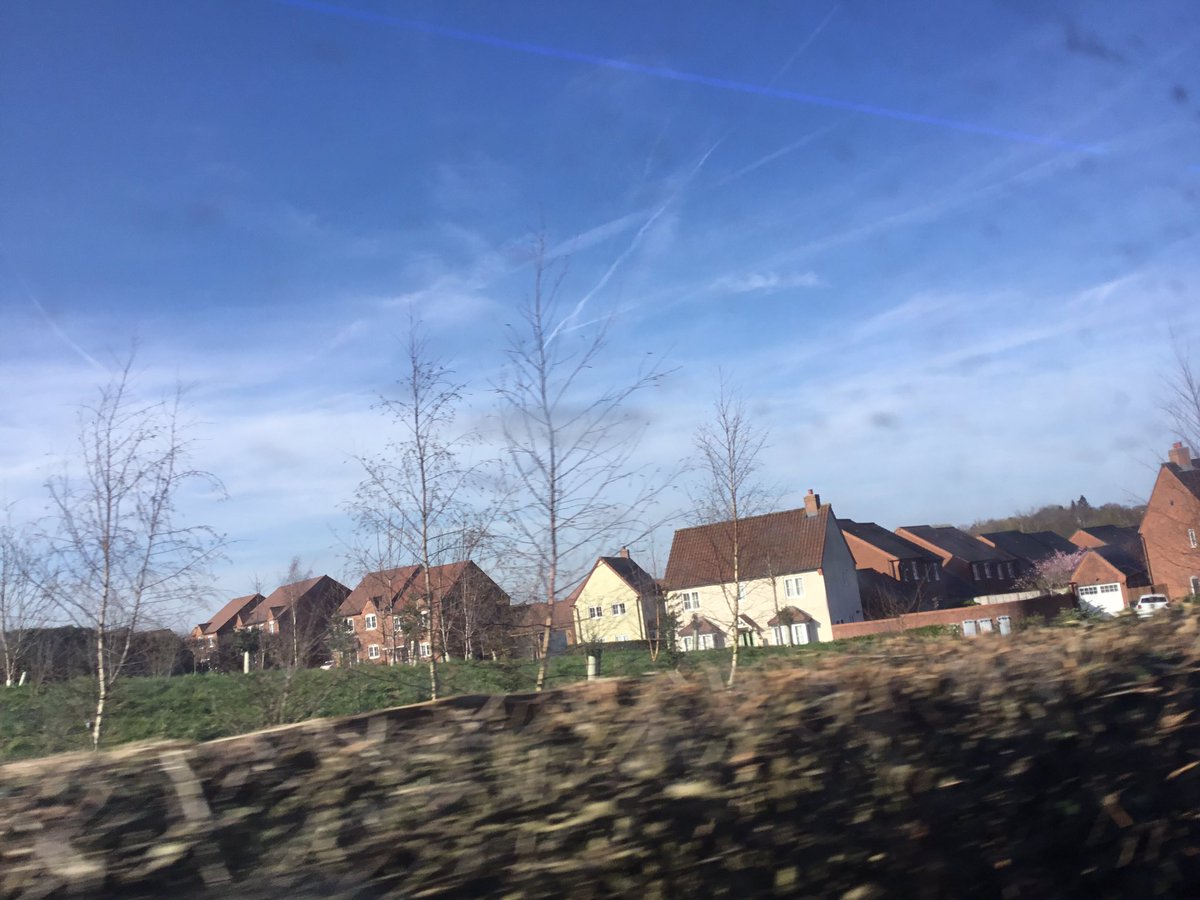 DoorToNowhere_'s tweet photo. Short College day

Still looking lovely https://t.co/YGcOBmx2Ml