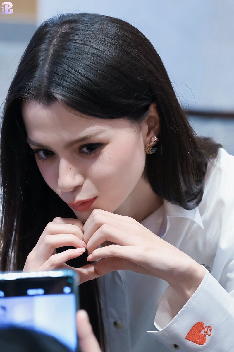 PlanAforBec's tweet photo. Youth. Wind. Becky.

BECKY SRSS26 AT SIAM PARAGON
#SirivannavariSS26 #SRSS26
#beckysangels #BeckyArmstrong https://t.co/BgcRxKNslD
