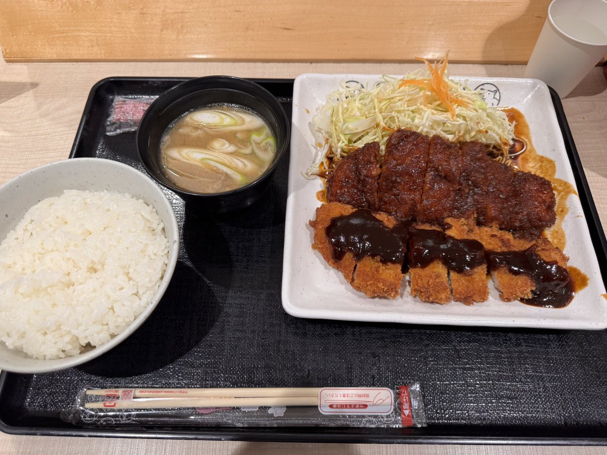 corocorocorolla's tweet photo. やばいトンカツ食べた… https://t.co/qOXJTD72kx