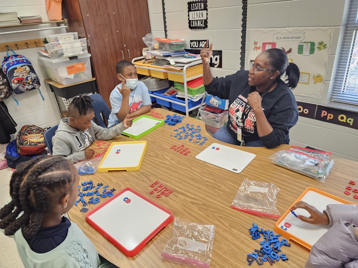 GreatKinder1's tweet photo. Teaching and Learning....all day everyday at Brookview Elementary School! https://t.co/MxThswzYua