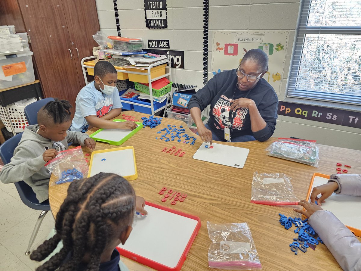 GreatKinder1's tweet photo. Teaching and Learning....all day everyday at Brookview Elementary School! https://t.co/MxThswzYua