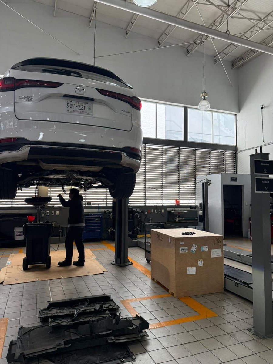 EunmiLimx26's tweet photo. @iwardoibarra @MazdaOficial @MazdaOficial @Profeco @Mazda_Official 
¡MI VIDA ESTÁ EN RIESGMi Mazda CX-90 (VIN: JM3KKKHC7R1164518) ha fallado por 3ª vez. A pesar de un REEMPLAZO TOTAL DE MOTOR, el fallo se repitió a los 11,469 km.
Mazda México no da solución real. ¡Exijo justicia!#Mazda #CX90 #FallaDeMotor https://t.co/5c01trGf89