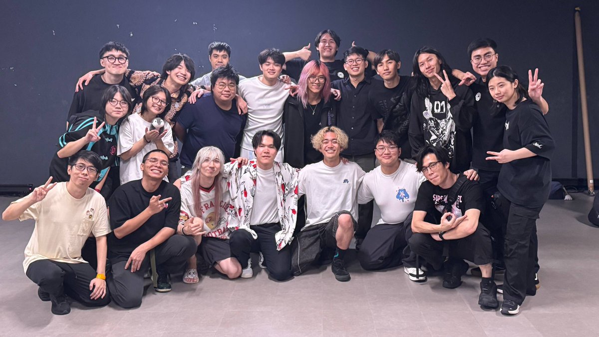 hako_wotagei25's tweet photo. Thank you everybody in Singapore!!!🇸🇬 
Thank you for warmly welcoming me!!!

I’ll definitely come back again to see you all;)
See you by then~~~!
Stay healthy 👍👍👍 https://t.co/CRUsDbL2Wr