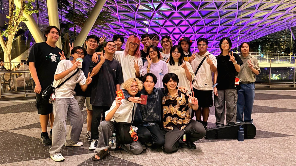 hako_wotagei25's tweet photo. Thank you everybody in Singapore!!!🇸🇬 
Thank you for warmly welcoming me!!!

I’ll definitely come back again to see you all;)
See you by then~~~!
Stay healthy 👍👍👍 https://t.co/CRUsDbL2Wr