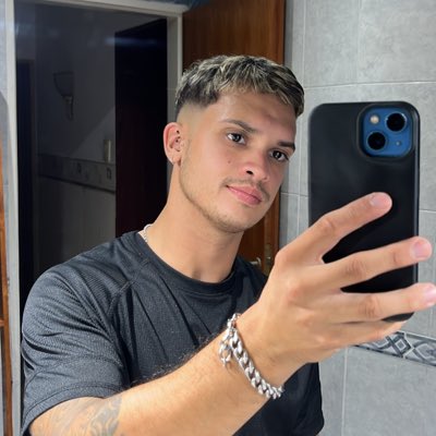 agustin_ef's tweet photo. #NuevaFotoDePerfil https://t.co/Oc7IKRYoRC